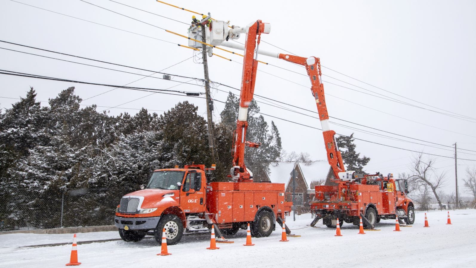 OG&E-trucks-grid-vision